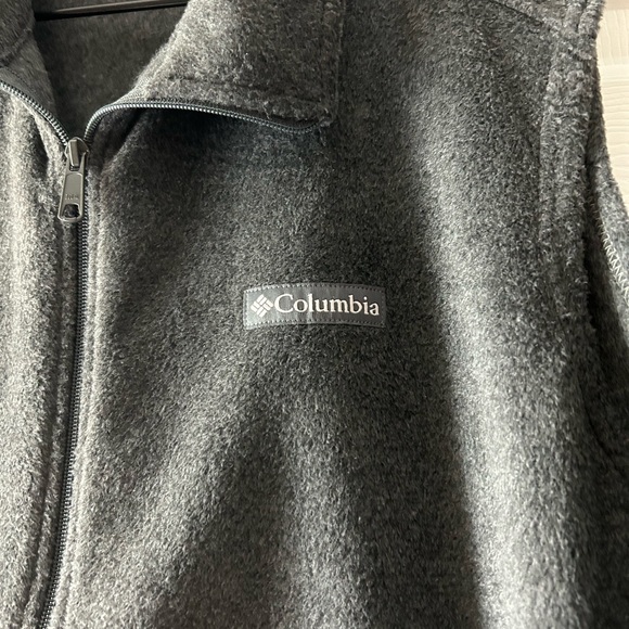 Men’s Columbia Vest - Picture 2 of 3